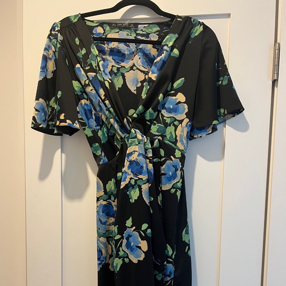 Zara Floral Dress - Picture 1 of 4